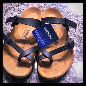 Beautiful pair of black Birkenstock’s!